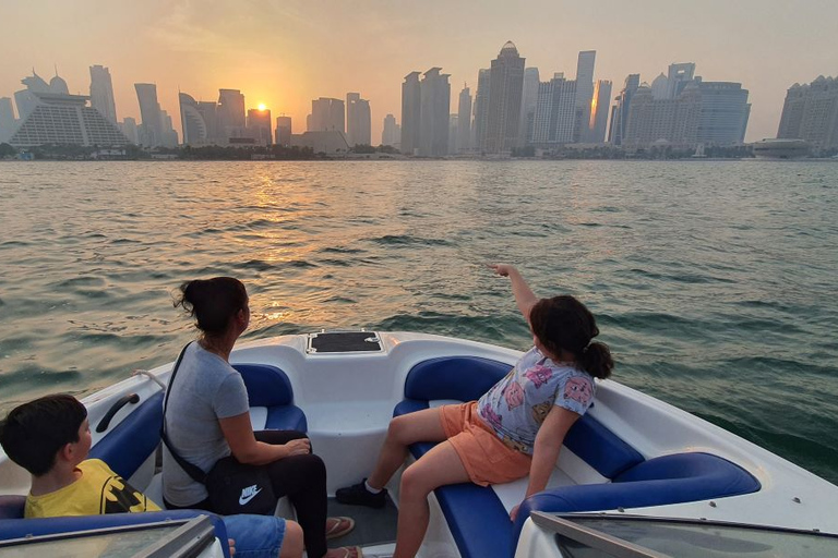 Doha : Croisière au coucher du soleil avec boissons