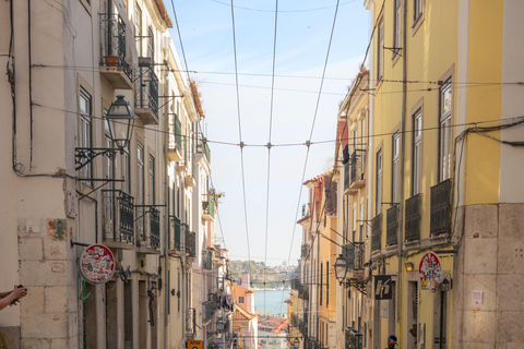 Visit of Lisbon in French. Small group (10 max)! Follow me! Visite Goupe privée de Lisbonne!