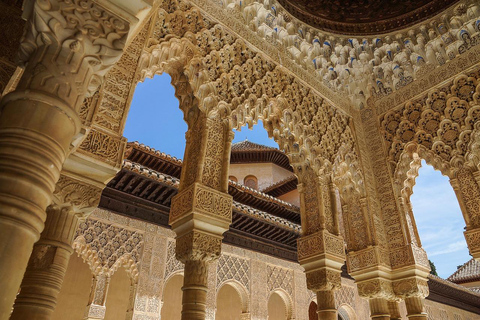 Alhambra: Komplette Tour mit den Nasridenpalästen, offiziellem Reiseführer und EintrittskartenTour auf Englisch