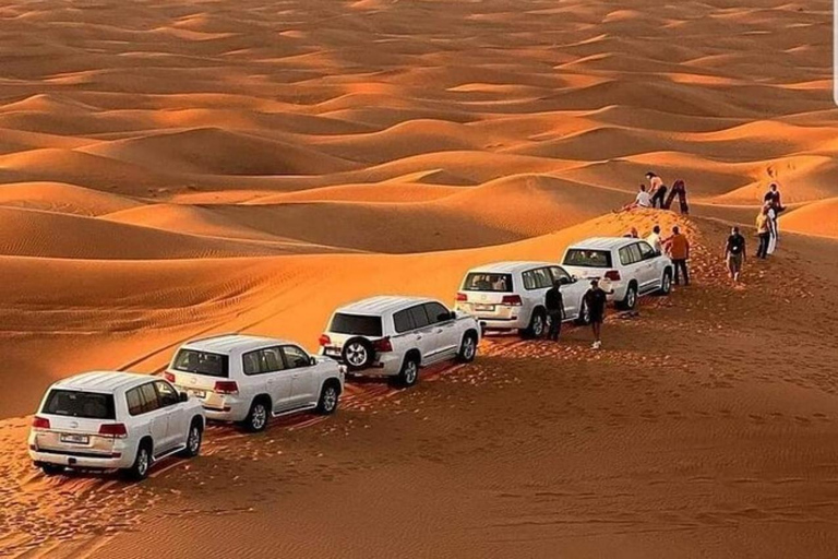 Ekscytujące safari na pustyni w Ad-Dauha – jazda po wydmach 4x4Ad-Dauha: grupowe safari na pustyni – z odbiorem z hotelu