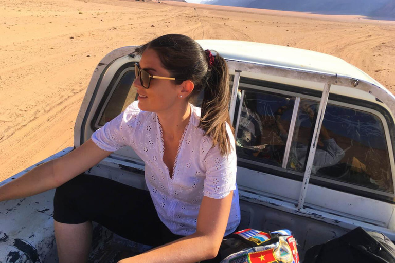 Wadi Rum: Women's Desert Retreat with Jeep Tour & Camp