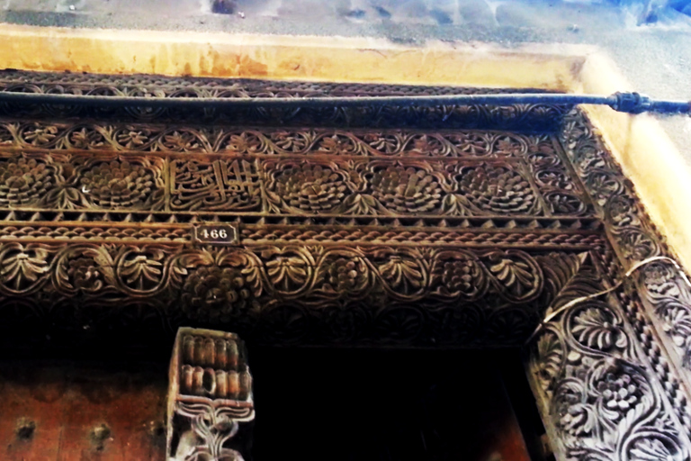 Zanzibar: laboratorio di intaglio tradizionale