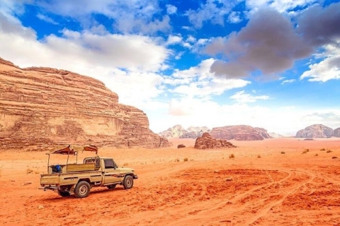 Wycieczka do Wadi Rum z Ammanu lub do Morza Martwego, cały dzieńWycieczka do Wadi Rum z Ammanu / DeadSea Całodniowy minibus 10 osób