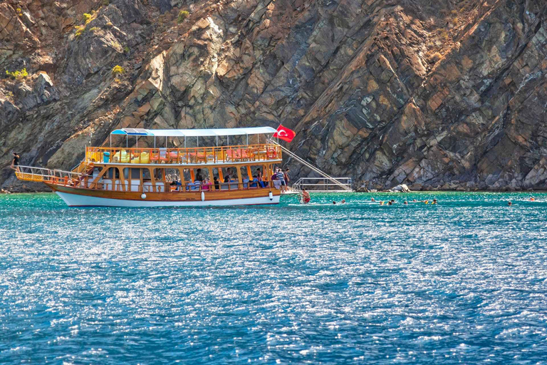 Alanya: Relaxing Boat Tour with Lunch and Soft Drinks