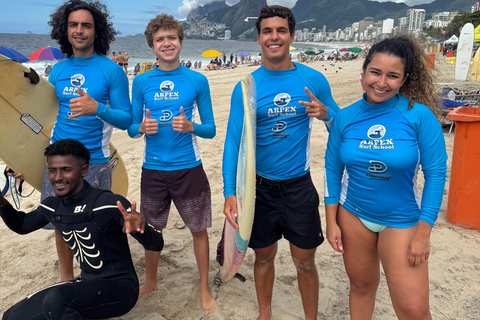 Rio de Janeiro: Surf school with all materials included Surf lessons: Ipanema and Copacabana rivers