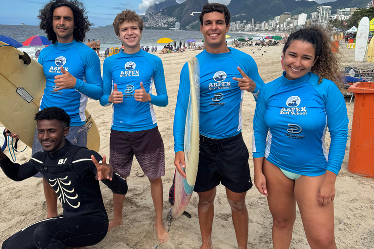 Rio de Janeiro: Surf school with all materials included Surf lessons: Ipanema and Copacabana rivers