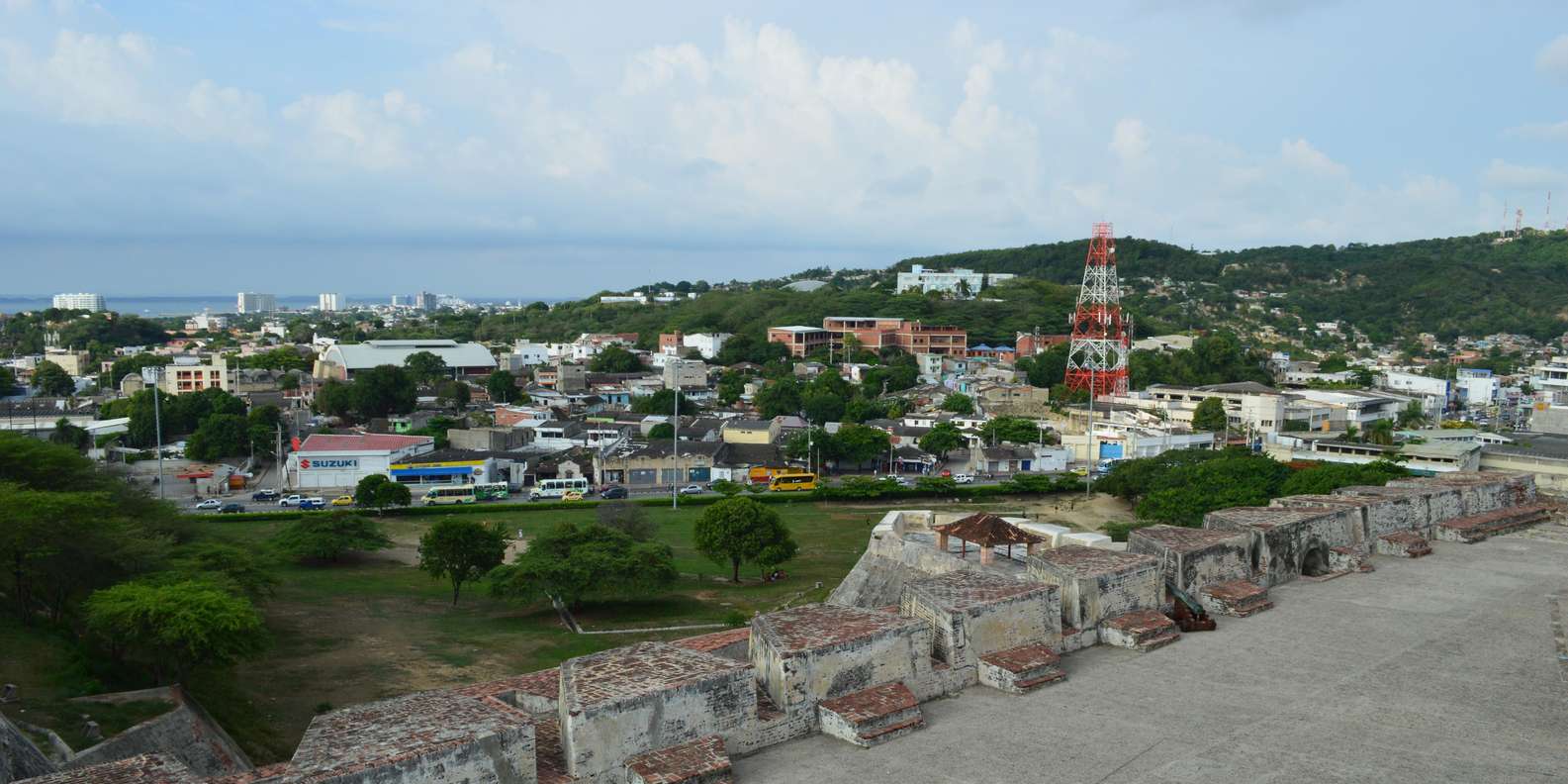 Cartagena: ENTRANCE TO SAN FELIPE CASTLE | GetYourGuide, image size:1585x792