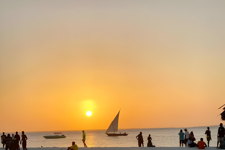 Zanzibar: Nungwi i Kendwa Sunset Dhow Cruise z transferemZanzibar: Nungwi i Kendwa Sunset Dhow Cruise.