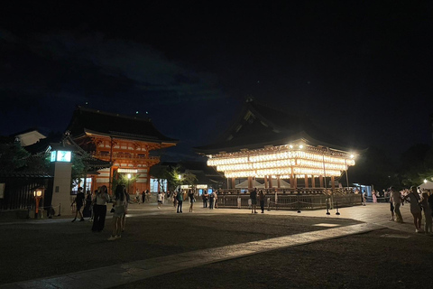 Kyoto: tour a piedi serale a Gion e nel quartiere delle geisheKyoto: tour a piedi serale di Gion e del quartiere delle geishe