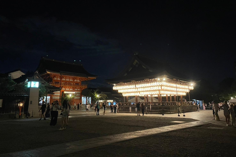 Kyoto: tour a piedi serale a Gion e nel quartiere delle geisheKyoto: tour a piedi serale di Gion e del quartiere delle geishe