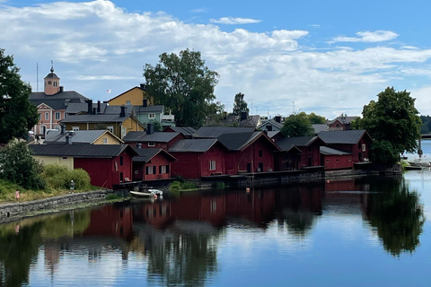 Dúo privado Helsinki y Porvoo en cocheDúo de un día en coche entre Helsinki y Porvoo