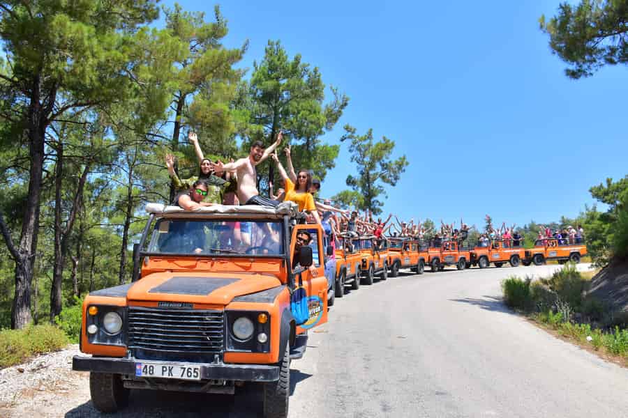 Fethiye: Saklıkent, Gizlikent-Wasserfall, Jeep-Safari-Tour, Mittagessen inbegriffen. Foto: GetYourGuide Fethiye: Saklıkent, Gizlikent-Wasserfall, Jeep-Safari-Tour, Mittagessen inbegriffen. Foto: GetYourGuide