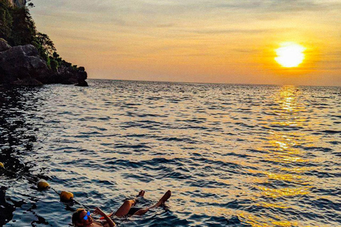 De Phi Phi: Pôr do sol e excursão com snorkel para plâncton bioluminescente