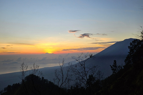 Bali: Mount Abang Guided Hike with Hotel Pickup