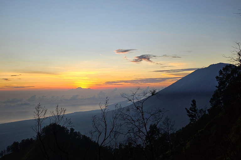 Bali: Mount Abang Guided Hike with Hotel Pickup