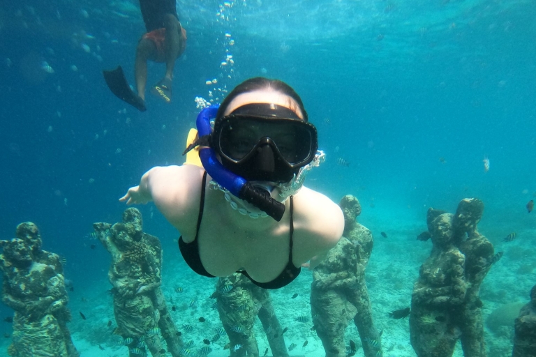 Snorkelen Koraalschildpadden en onderwaterstandbeelden op de Gili-eilanden2 uur snorkelen op Gilis met schildpad en standbeeld met Go-Pro