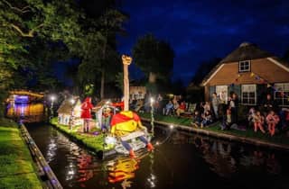 Amsterdam: Gondelparade-Tour nach Giethoorn mit Abendessen
