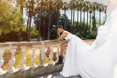 Athens: Flying Dress © Photoshoot "Express package"