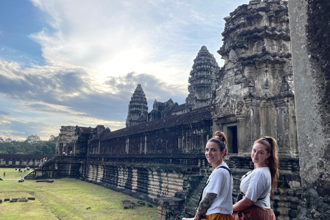 3 Days Temple Tour: Sunrise, Sunset, and Fishing Village