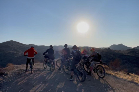 South Mountain: F/S MTB- und E-MTB-Verleih, geführte TourenSouth Mountain: MTB- und E-MTB-Verleih, geführte Touren im Frühling und Herbst