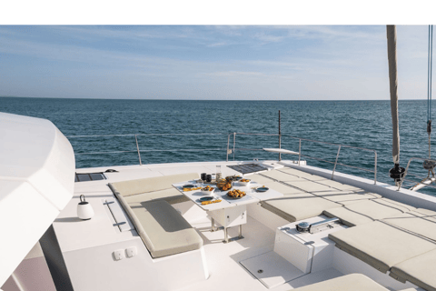 Tour en bateau en catamaran à Lisbonne - Voilier de luxeExcursion en bateau à Lisbonne - Voilier de luxe