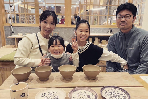 Kyoto: 1h Pottery Workshop Guided by Master Artisans Kyoto: 1h Pottery Workshop Guided by Master Artisans