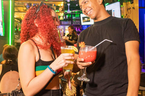 Santa Marta: Centro Histórico Bar and Club Crawl with Guide