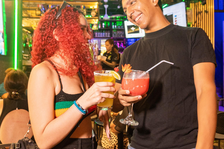 Santa Marta: Centro Histórico Bar and Club Crawl with Guide