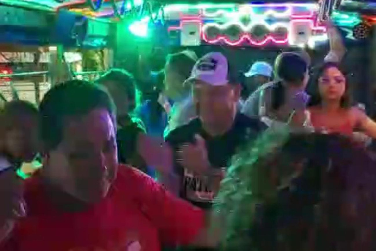 Santa Marta: Rumba en Chiva con animador a bordo y Espuma!