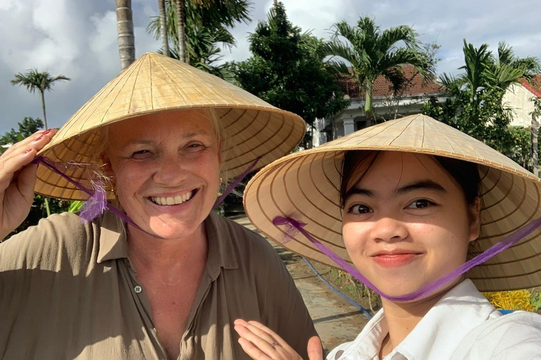 Hoi An: Aula de culinária vegetariana, passeio de barco pelo mercado e cesta