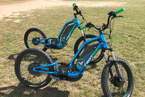 Carnac: Ungewöhnliche Fahrten auf geländegängigen Elektroscootern