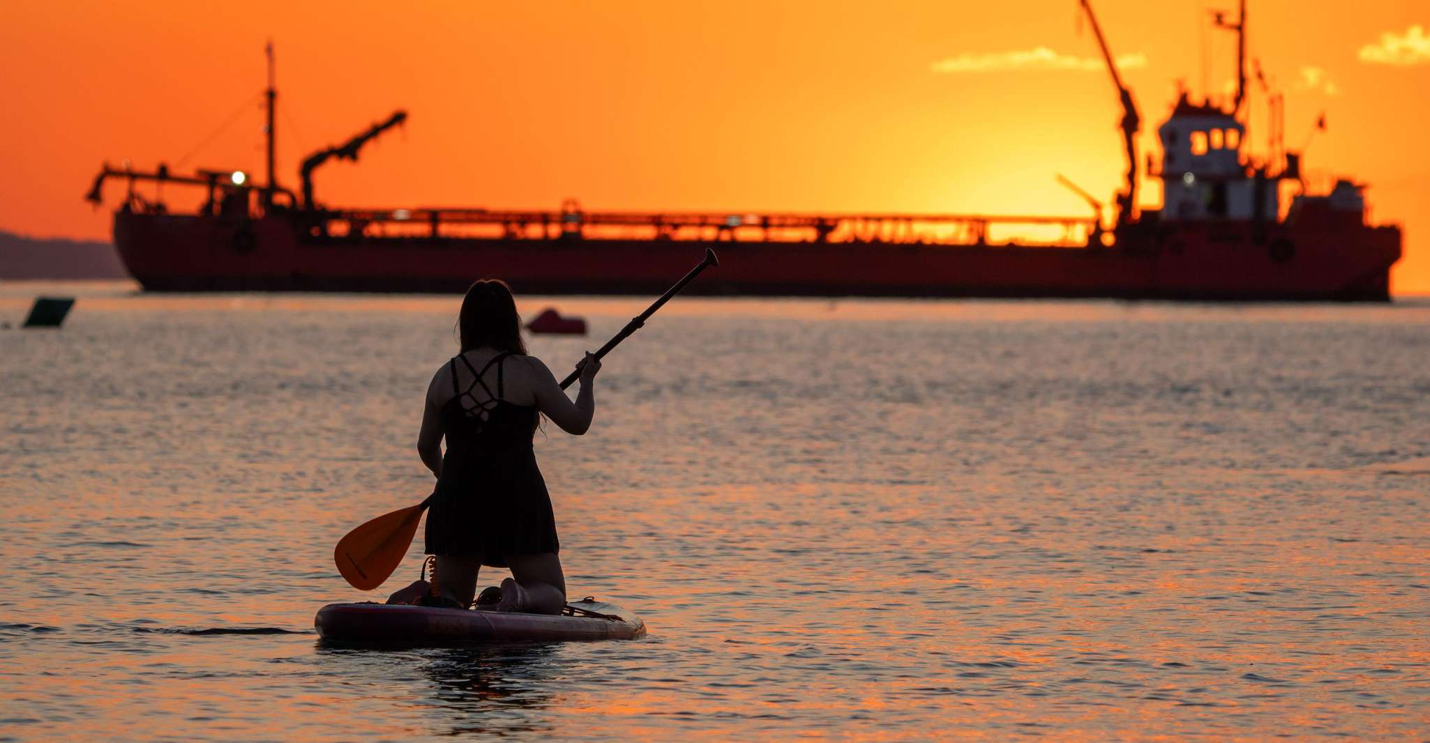Barcelona: Sunrise Paddleboarding with Instructor and Photos photo 10