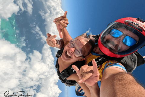 Skydive Zanzibar - Saut en tandemSkydive Zanzibar