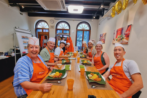 Singapore: Hands-on Cooking Class with Cultural Immersion