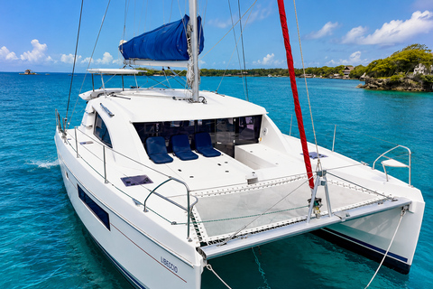 Cartagena: Private Luxury Catamaran Charter by Duration Barú Island Premium Escape • 6H