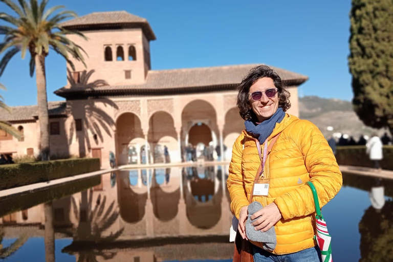 Granada: Alhambra, Alcazaba, and Nasrid Palaces Tour GRANADA. Alhambra with Nasrid palaces, Generalife, Alcazaba