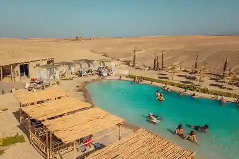 Marrakech: Passaggio di un giorno nel deserto di Agafy, pranzo e piscina