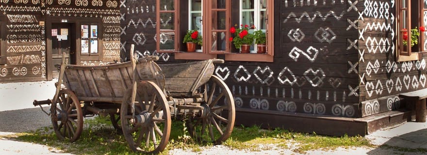 Depuis Bratislava : Château de Bojnice et Čičmany (DayTrip)