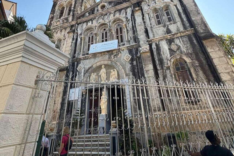 Zanzibar: Stone town, Slave Market, souvenir & Spice Market Stone town guided walking tour