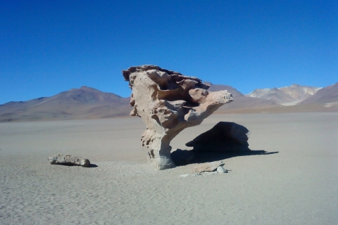 Tour de 3 días al salar y las lagunas de colores desde UyuniTour desde Uyuni - final en San Pedro de Atacama