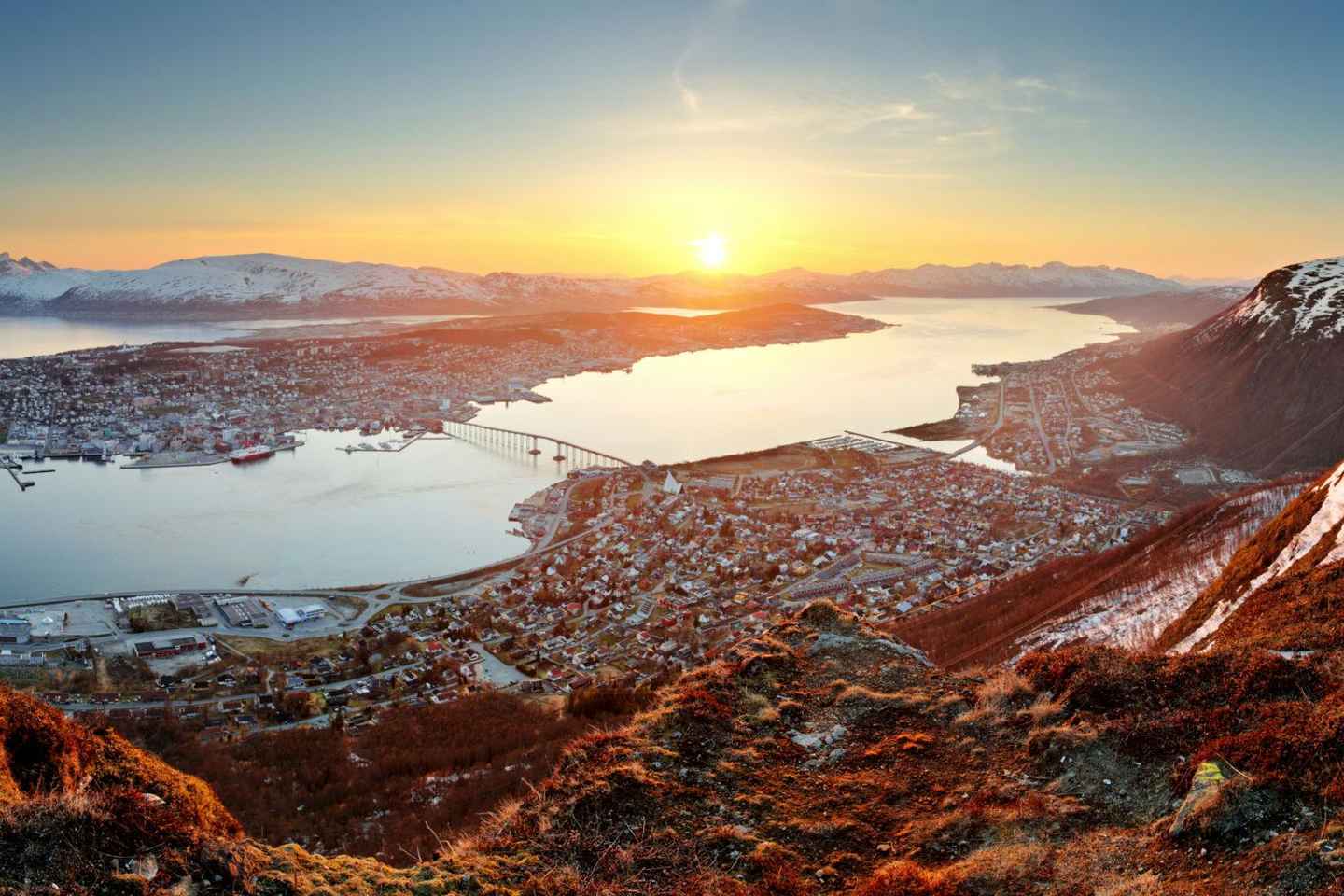 Troms: Guided Hike to Mount Flya with Stunning Views - Tromsø: Guided Hike to Mount Fløya with Stunning views