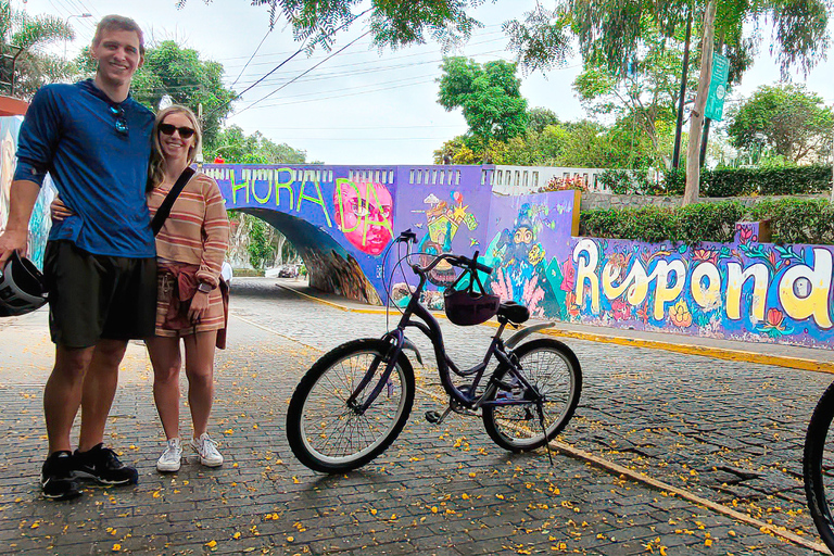 Lima: Tour in bicicletta nei quartieri di Miraflores e Barranco