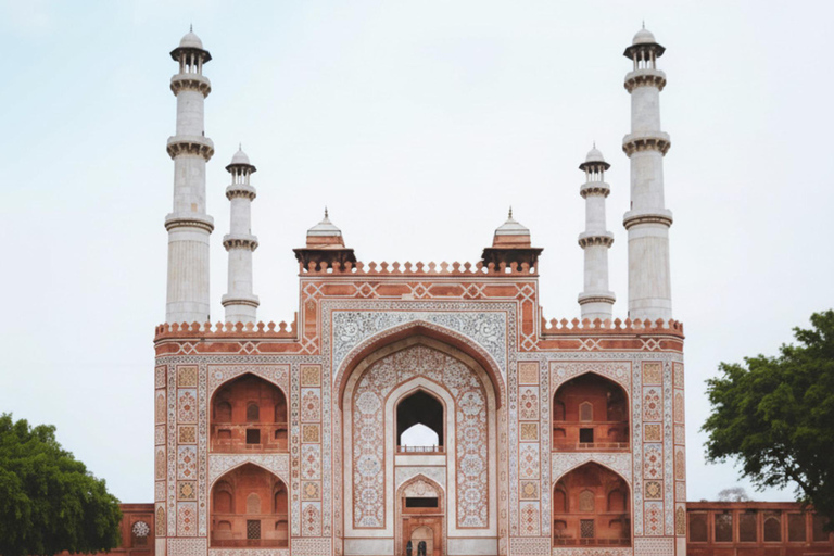 Agra: Akbar’s Tomb, Guru Ka Taal & Fatehpur Sikri Tour