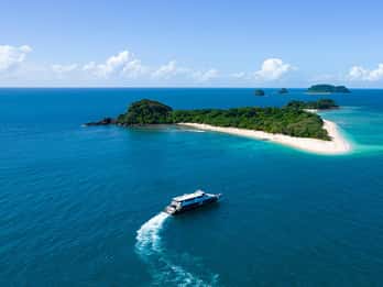 Cairns: Frankland Islands Great Barrier Reef Tour