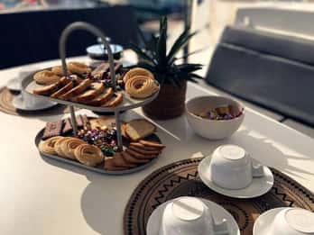 Chania: ochtendcruise met catamaran, inclusief luxe lunch en drankjes