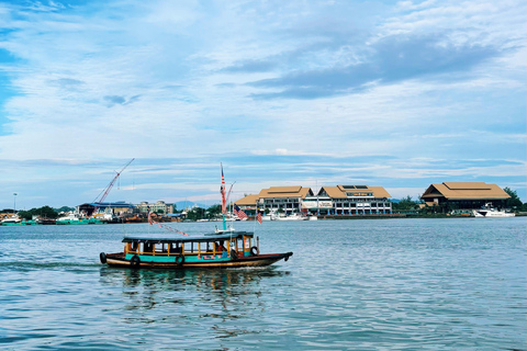 From Kuala Lumpur: Kuala Selangor Firefly Cruise & Dinner