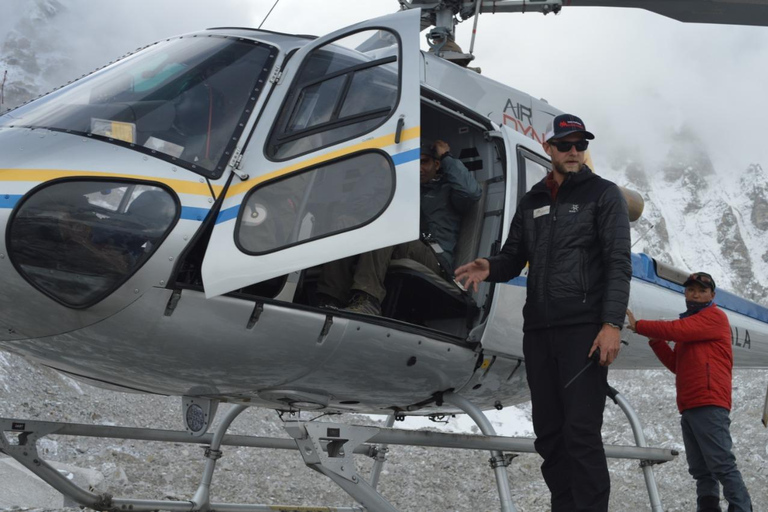 Katmandu: Helikoptertur till Everest Base Camp med transferHelikoptertur till Everest Base Camp