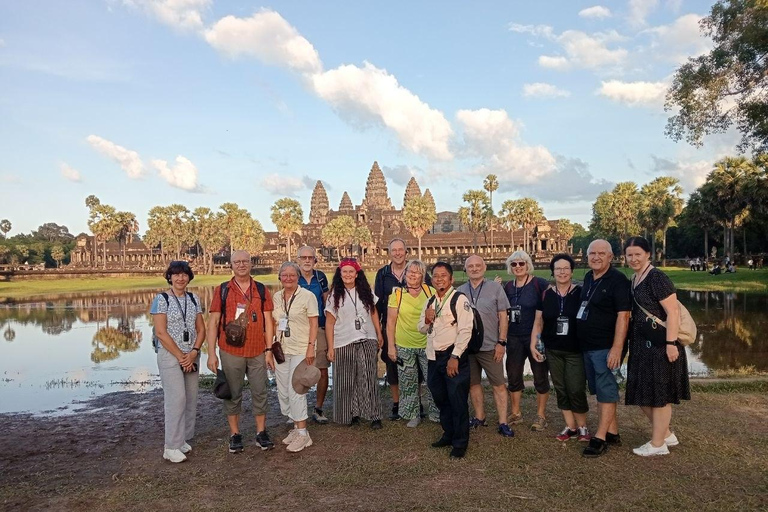 Siem Reap: Angkor Wat, Ta Prohm & Bayon Temple Full-Day Tour in German Angkor Wat, Ta Prohm & Bayon Temple Full-Day Tour in German by Car