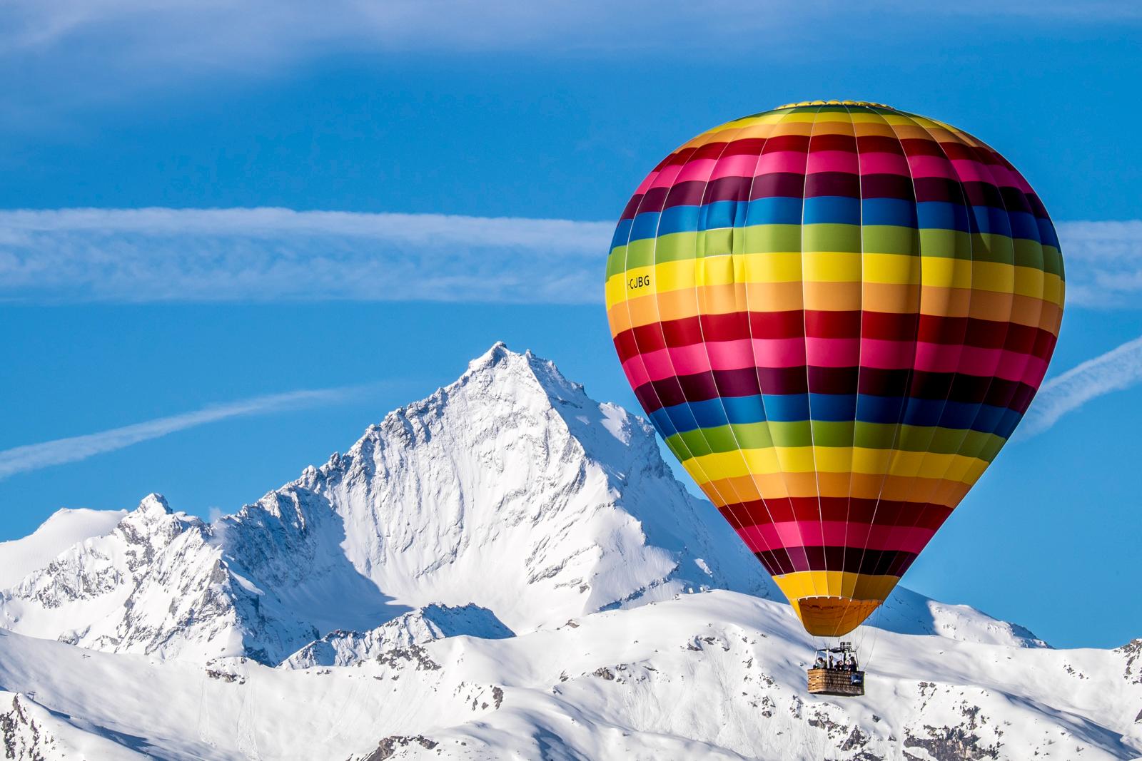 Aosta: Heißluftballonfahrt mit atemberaubendem Blick auf die Alpen
