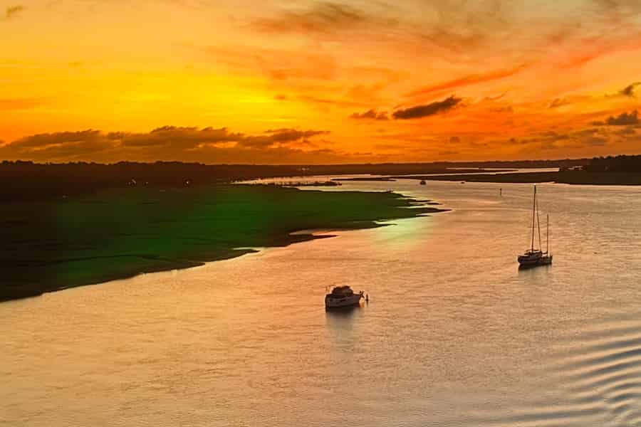 Hilton Head Island: Delfinbeobachtungstour bei Sonnenuntergang. Foto: GetYourGuide Hilton Head Island: Delfinbeobachtungstour bei Sonnenuntergang. Foto: GetYourGuide